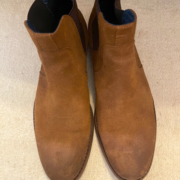 Medium brown Chukka boot very gently worn. - Picture 1 of 3